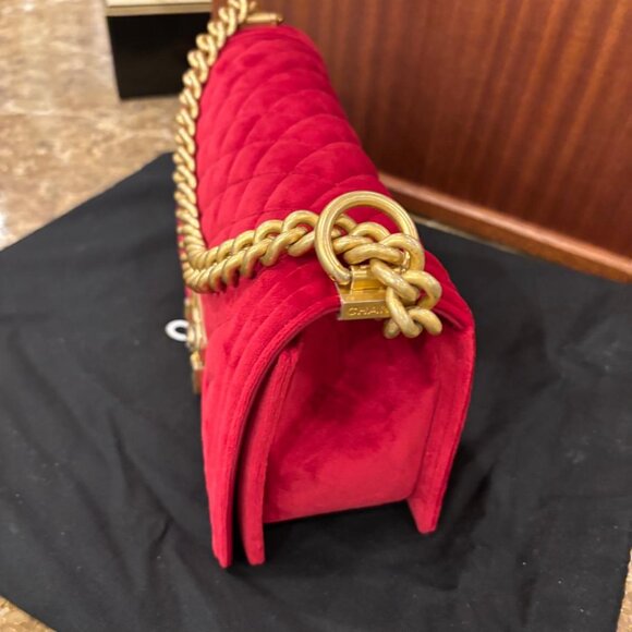 CHANEL Red Quilted Velvet Boy Bag in Gold Hardware - Picture 6 of 8